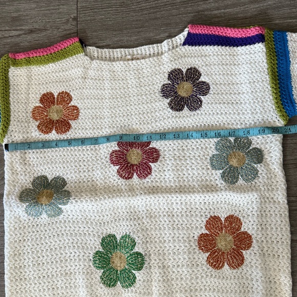 Mello. Embroidered Daisy Sweater New - Picture 4 of 8